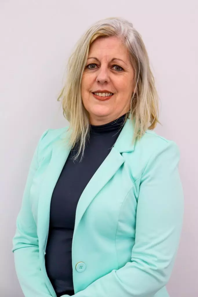 Janaina_CompaSP-683x1024