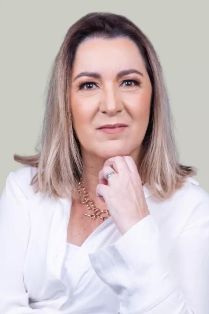 Viviane_Flor-683x1024